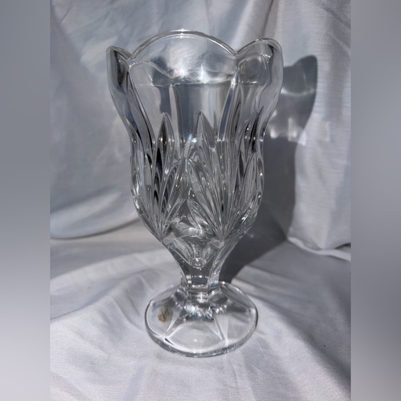 Other - Vintage Royal Limited 24% Lead Crystal Tulip Vase 8" - Made in Czech Republic